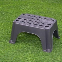 CARAVAN & MOTORHOME MGI Milenco Single Step