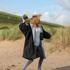 Dryrobe Advance Kids Short Sleeve BLACK BLUE OUTDOOR LIVING