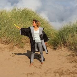 Dryrobe Advance Kids Short Sleeve BLACK PINK OUTDOOR LIVING