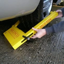 Milenco Compact Wheelclamp CARAVAN & MOTORHOME