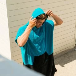 OUTDOOR LIVING Osprey Hooded Changing Towel