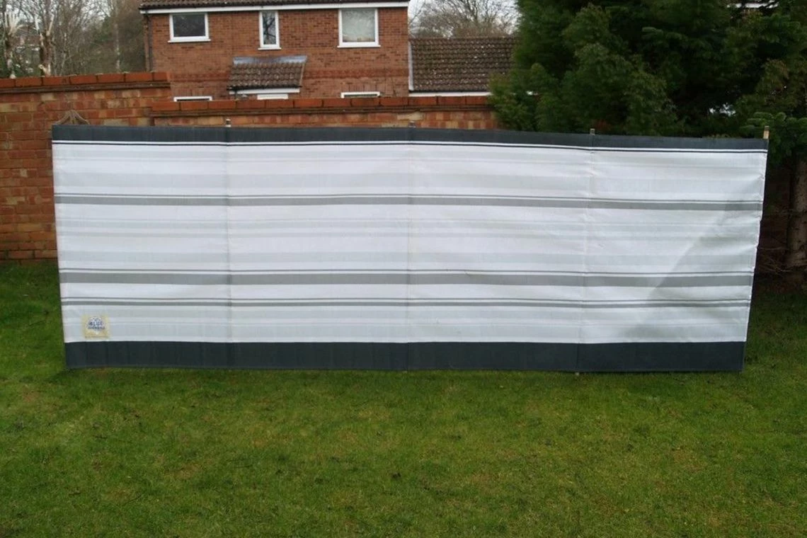 Blue Diamond 7 Pole Grey Windbreak